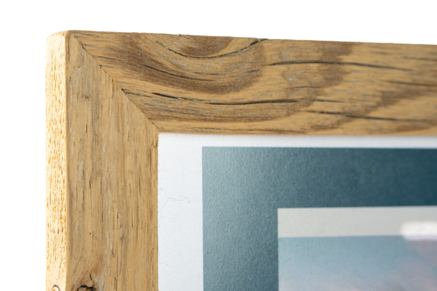 Rustikaler Altholzrahmen 20×30 cm – Handgefertigt aus zertifiziertem Holz mit Antireflex-Glas – Bild 4