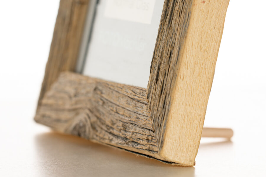 Rustikaler Altholzrahmen 10x15 cm – Handgefertigt aus zertifiziertem Holz – Bild 3