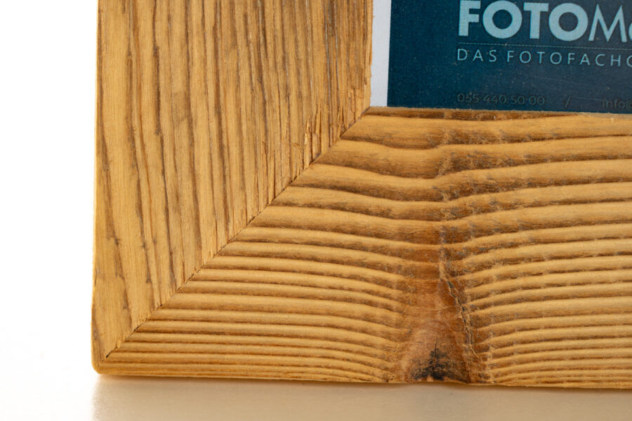 Rustikaler Altholzrahmen 10x15 cm – Handgefertigt aus zertifiziertem Holz – Bild 4