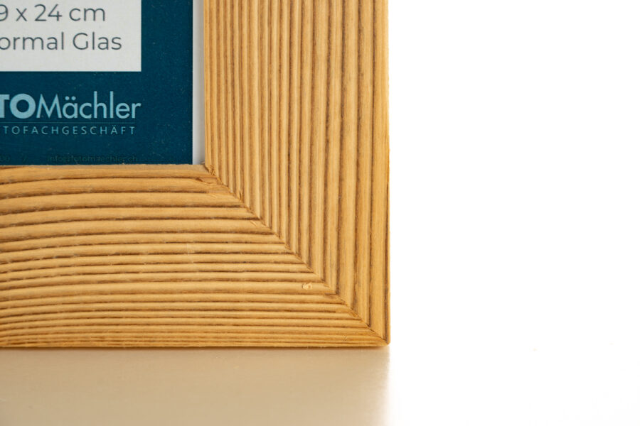 Rustikaler Altholzrahmen 10x15 cm – Handgefertigt aus zertifiziertem Holz – Bild 3